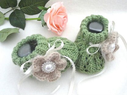 Pattern for Baby Girl Knitted Baby Booties Moana