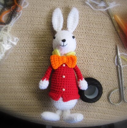 White Rabbit from Alice in Wonderland - PDF Amigurumi crochet pattern