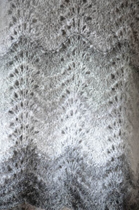 Snowbank Stole in Universal Yarn Revolutions PDF