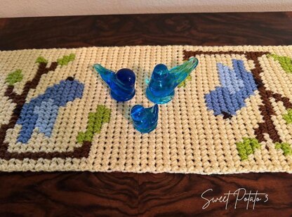 Summer Birds Table Runner