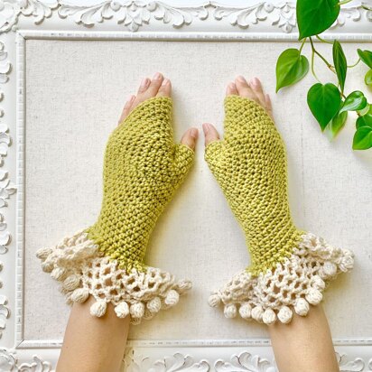 Feminine Lacey Fingerless Gloves CROCHET PATTERN Crochet Fingerless Glove  Pattern Crochet Gloves Texting Glove Pattern 