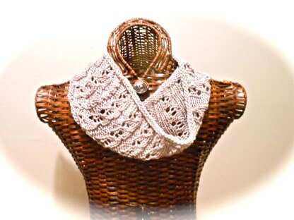 Easy Lace Cowl