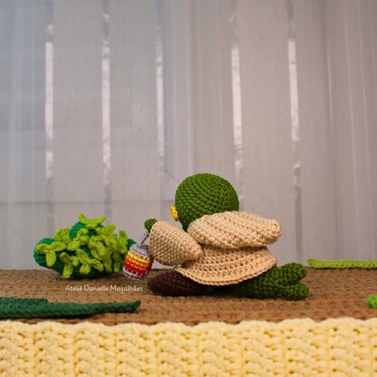 Lanternlight Peril Crochet Pattern – Chibi Hooded Creature Amigurumi (PDF)