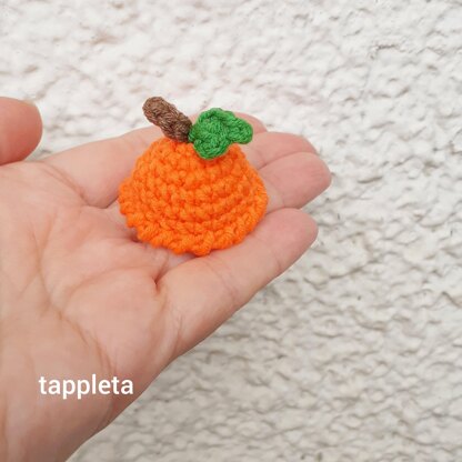 Fruit hats mini crochet pattern, mini pumpkin hat, small hat for amigurimi doll, crochet hats for dolls