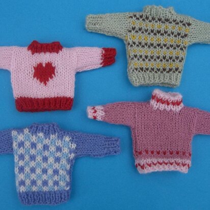 HMC47 Dolls house scale sweaters