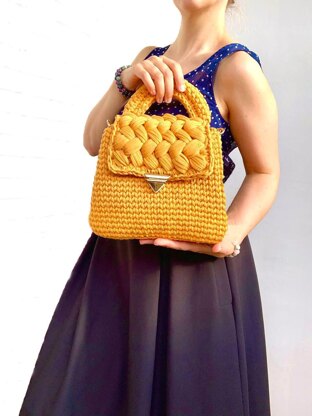 Crochet Handbag Pattern, Easy T-Shirt Yarn Purse
