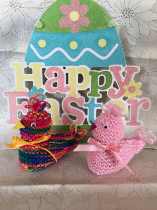 LOOPY THE EASTER CHICK KNITTING PATTERN FOR CHOCOLATE EGG