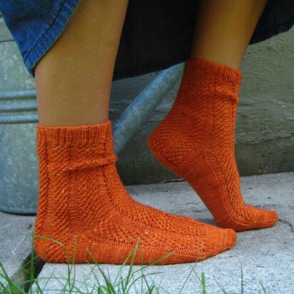 Roasted Carrot Socks - knitting pattern