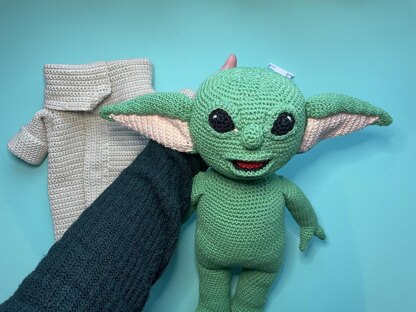 Wise Alien amigurumi