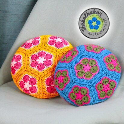 Small round cushion with African Flowers size XS
