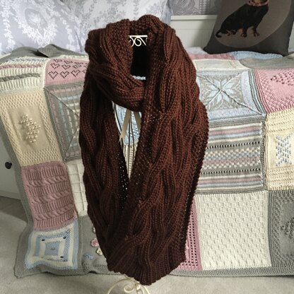 Reversible scarf