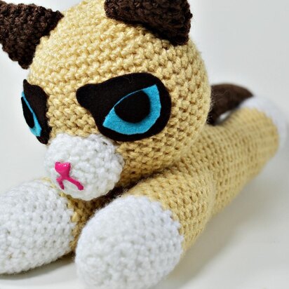 Grumpy "Flat" Cat Amigurumi