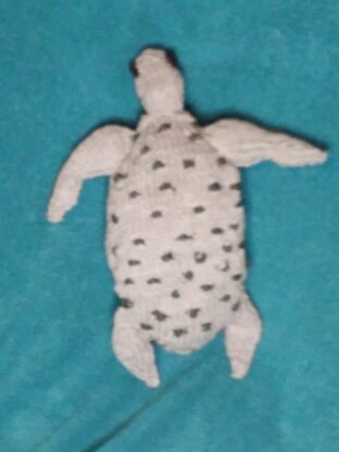 Knitted turtle