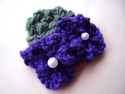 690 KNIT FLOWER AND LEAF