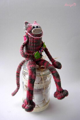 Thin cat  (knitted round)