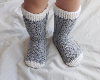 Parker Cable Crochet Socks