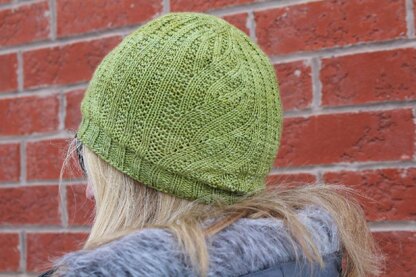 Interrupted swirl hat