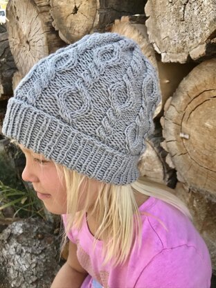 Wonder of Cables Hat