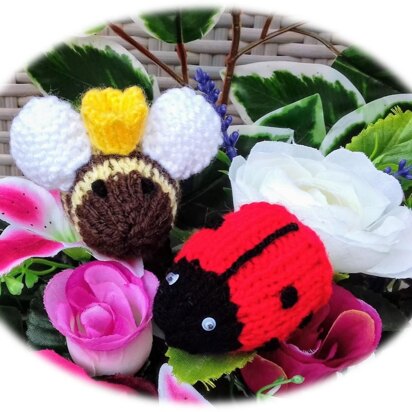 Queen Bee & Ladybird-in-Waiting - Creme Egg Covers - knitting pattern
