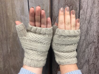 Fingerless mitts