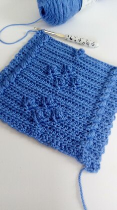 Cabled Blooms Blanket