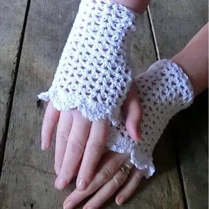 Crochet Pattern for Summer Party Cuff
