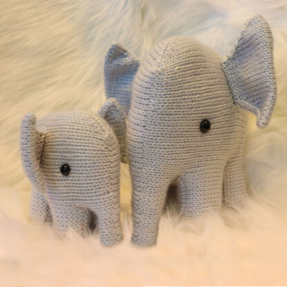 Mummy and Baby Elephant in Deramores Studio DK - Downloadable PDF