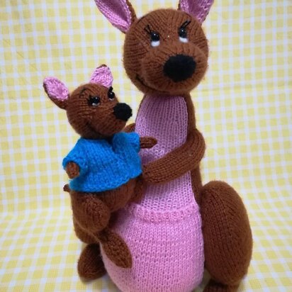 Knitted Kanga and Roo