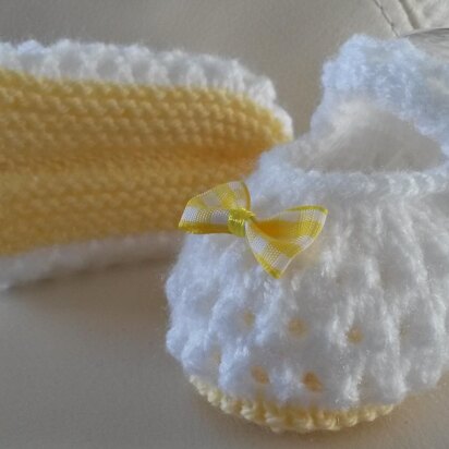 Girls Lacey Baby Shoes Knitting Pattern DK