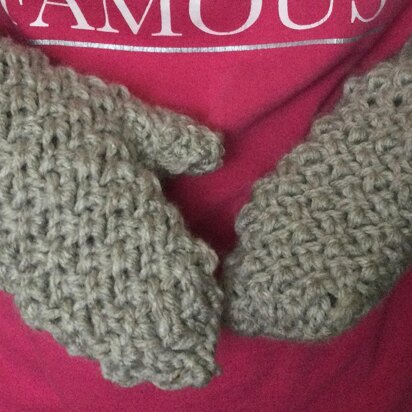 Edelweiss mittens and bonnet