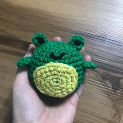 Amigurumi frog