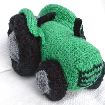 Vintage Tractor - knitting pattern