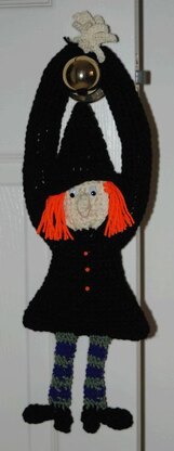 0554 Broom-less Witch Door Hanger 