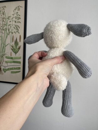 Pattern: knitted sheep, knitted lamb, toy amigrumi, soft toy, lamb plush toy