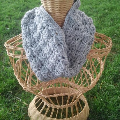 Hopscotch Cowl