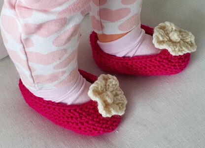 Fiona - Baby shoes with a knitted flower