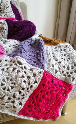 Holi Granny square Blanket