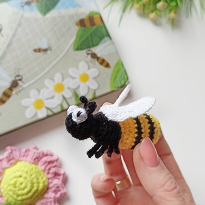 Funny Little Bee