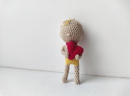 Tiny Cupid with heart