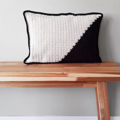 Corner Dip Color Block Crochet Lumbar Pillow