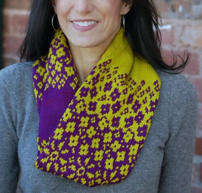 Lyrical Knits Fractured Fairy Tale Cowl PDF