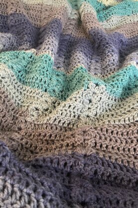 Double Crochet Puff Stitch Heart Blanket
