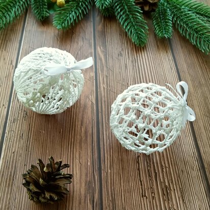 Small Christmas ball set of 2