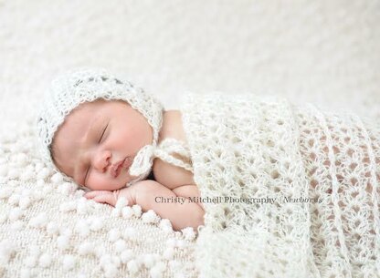 Newborn Scallop & Cables Bonnet and Wrap