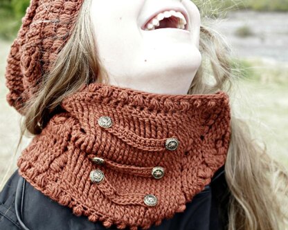 Frostberry Cowl