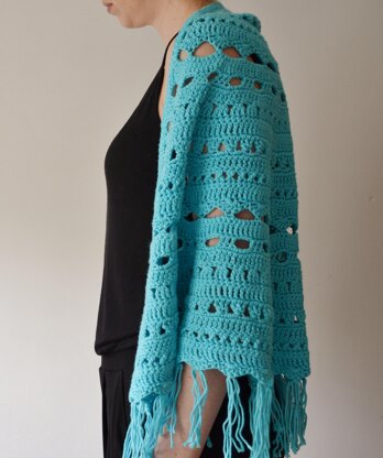 Sandy Fringed Shawlette