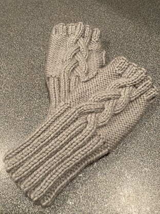 Nysa Fingerless Mitts