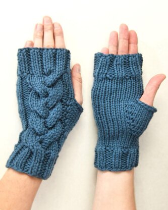 Cabled Blues Mitts in Cascade Yarns 220 Superwash Aran - A395 - Downloadable PDF