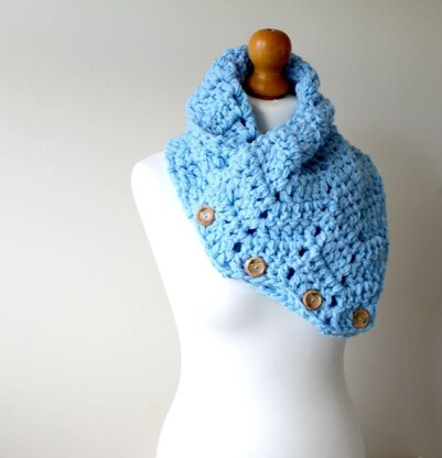 A05 Dahlia Cowl