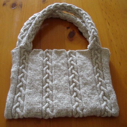 Bridget - 8ply cabled bag